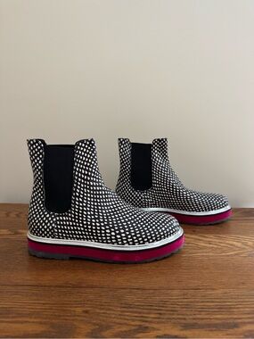 AGL Black White & Pink Chelsea Boots
